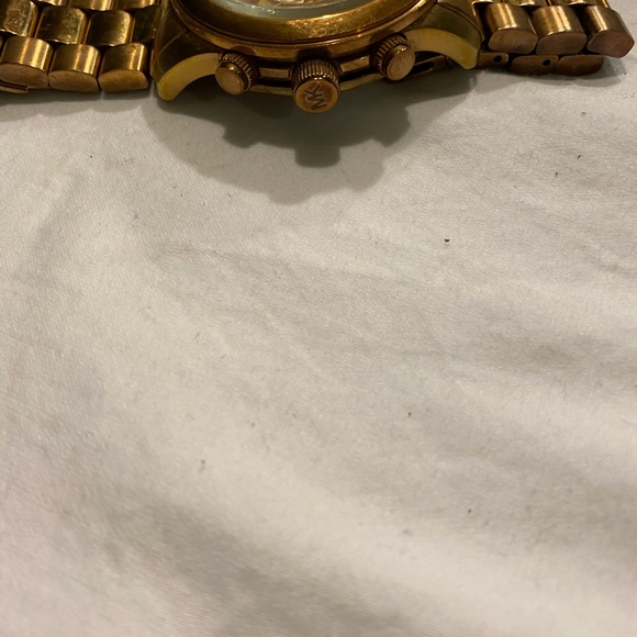 Watch - Picture 2 of 5